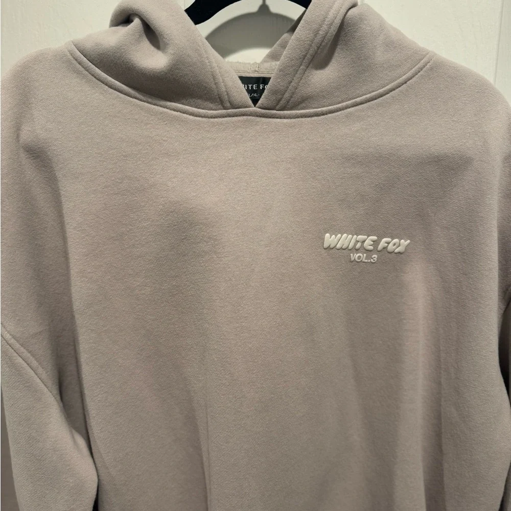 White Fox Hoodie Light Gray Size L/XL - Picture 2 of 14